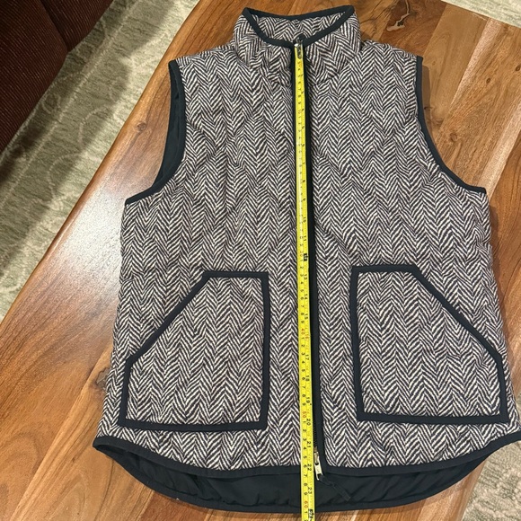 J. Crew Factory Quilted Puffer Vest Black and White Herringbone Gold Zip Size M - Picture 8 of 9